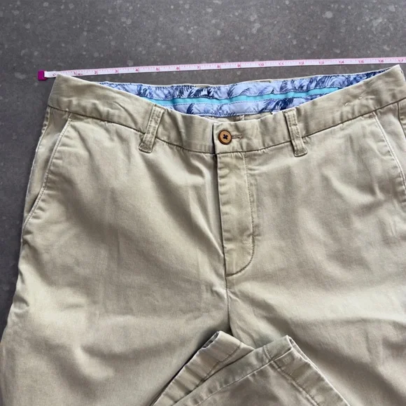 Tommy Bahama Khaki Flat-Front Relaxed Chino Pants - Size 35x30 - Picture 11 of 12